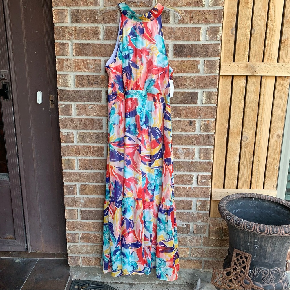 Women's Floral Halter Maxi Dress - Multicolor